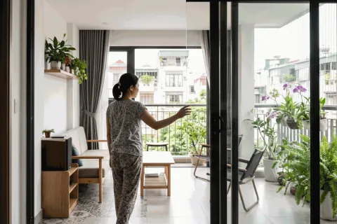 Vì sao cửa lùa nhôm kính phù hợp với những không gian cần tiết kiệm diện tích?